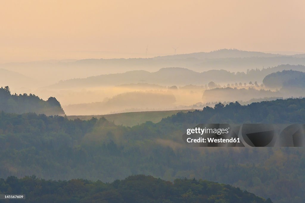 Germany, Thuringia, Eisenach, View of Thuringian Forest at dawn