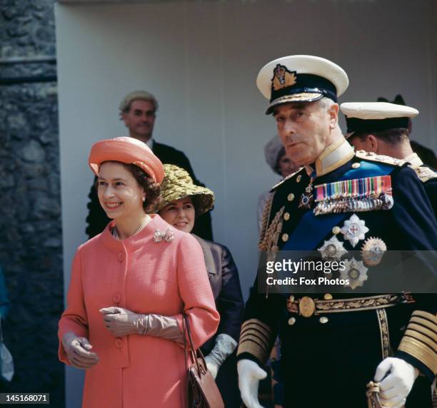 Queen Elizabeth II at Carisbrooke Castle on the Isle of Wight, where she installed Earl Mountbatten of Burma as Governor of the island, 26th July...