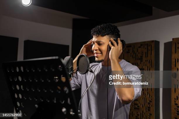 playback singer recording album in the studio - lyric stock pictures, royalty-free photos & images