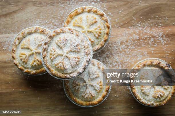 5 mince pies - mince pie stock pictures, royalty-free photos & images