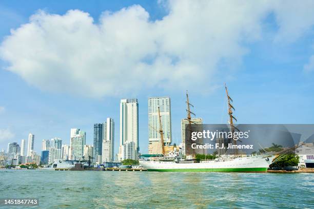 landscape of bocagrande and boats in cartagena de indias - colombian culture stock pictures, royalty-free photos & images