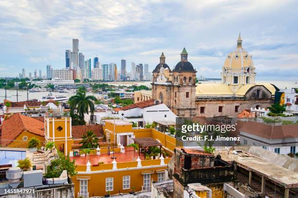 cartagena de indias cityscape with bocagrande in the background, colombia - cartagena foto e immagini stock