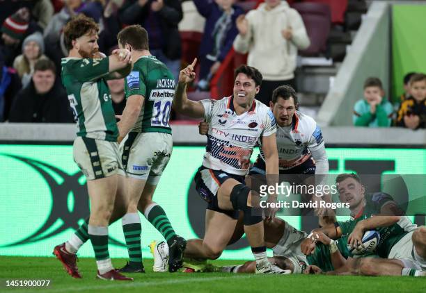 Sean Maitland of Saracens celebrates after scoring their second try during the Gallagher Premiership Rugby match between London Irish and Saracens at...