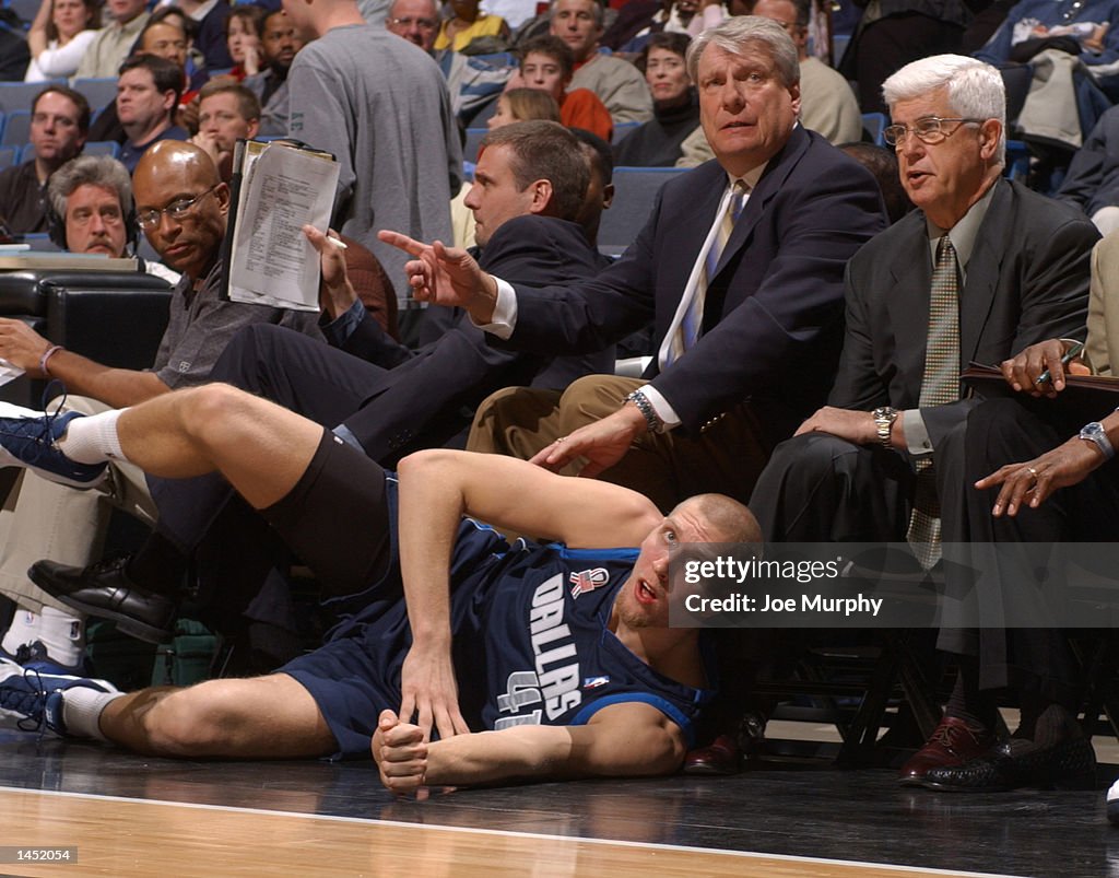 Nowitzki slides into coaching staff