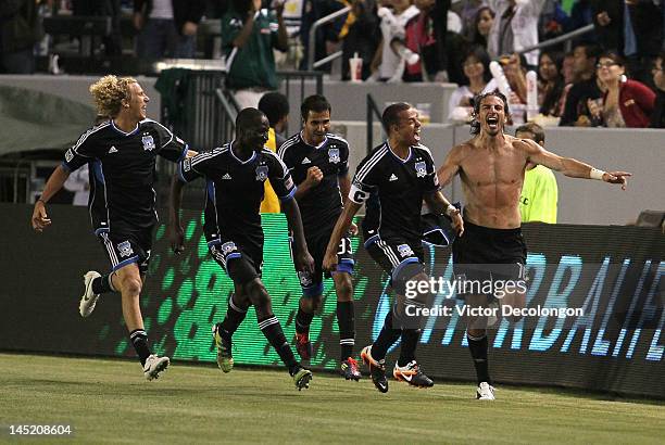 Alan Gordon of the San Jose Earthquakes celebrates his 90th minute eventual game-winning goal as teammates Steven Lenhart, Ike Opara, Steven...