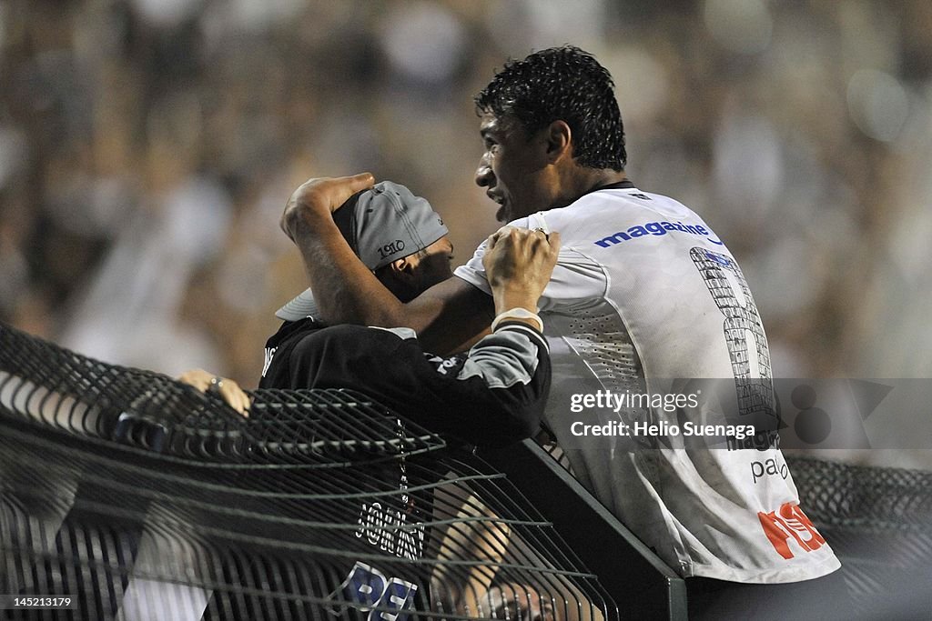 Corinthians v Vasco - Copa Libertadores 2012