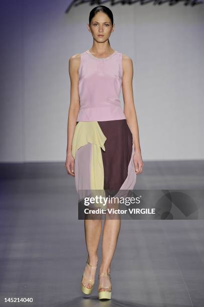 Model walks the runway during the Patachou show as part of the Rio de Janeiro Fashion Week Spring Summer 2013 on May 22, 2012 in Rio De Janeiro,...