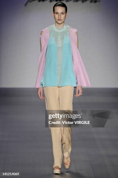 Model walks the runway during the Patachou show as part of the Rio de Janeiro Fashion Week Spring Summer 2013 on May 22, 2012 in Rio De Janeiro,...