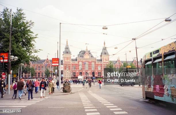 amsterdam centraal railway station - 1980 stock pictures, royalty-free photos & images
