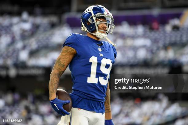 Kenny Golladay of the New York Giants warms up against the Minnesota Vikings at U.S. Bank Stadium on December 24, 2022 in Minneapolis, Minnesota.