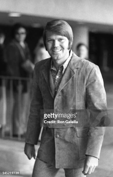 Musician Glen Campbell attends the rehearsals for 43rd Annual Academy Awards on April 14, 1971 at the Dorothy Chandler Pavilion in Los Angeles,...