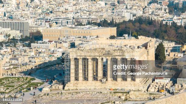aerial photo of the parthenon and the greek parliament in the background - greek parliament stockfoto's en -beelden
