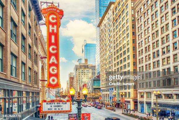 chicago theater - bright chicago city lights stock pictures, royalty-free photos & images