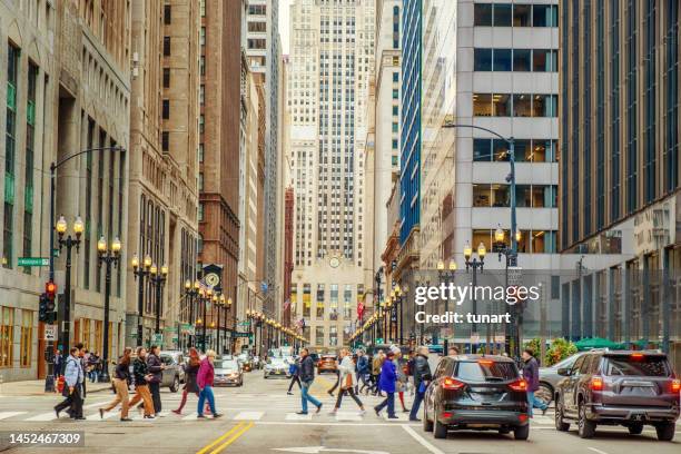 street in financial district of chicago - road junction stock pictures, royalty-free photos & images