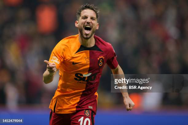 Dries Mertens of Galatasaray reacts during the Super Lig match between Galatasaray and Istanbulspor AS at the NEF Stadyumu on December 25, 2022 in...