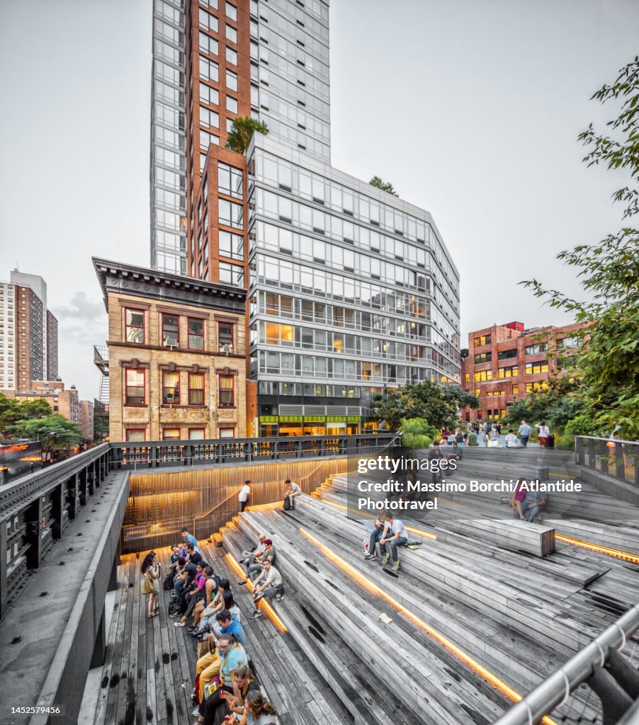 High Line Amphitheater High Line Elevated Park Openair Amphitheater Overlooking 10th Avenue ...