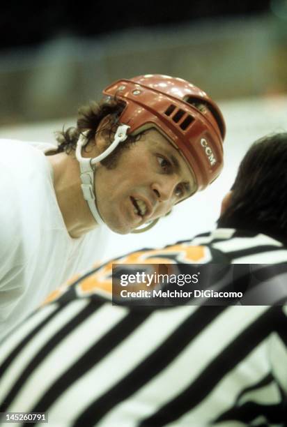 Paul Henderson of Canada talks with the referee during Game 5 of the 1972 Summit Series against the Soviet Union on September 22, 1972 at the...