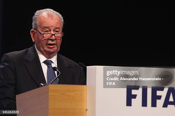 Senior Vice-President and Chairman of the FIFA Finance Committee Julio H. Grondona speaks during the 62nd FIFA Congress at the Hungexpo on May 25,...