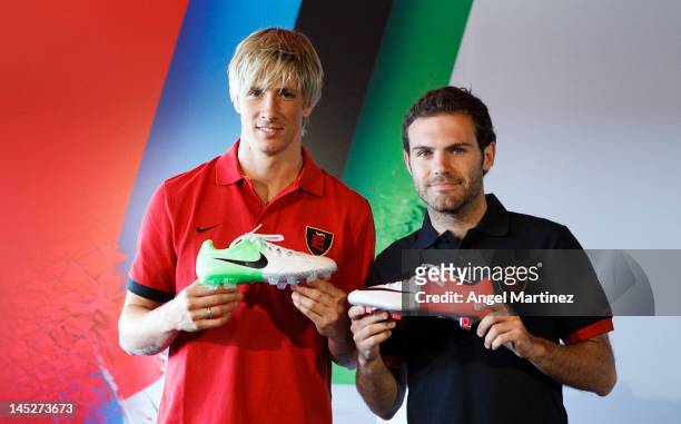 Fernando Torres and Juan Mata of Spain attend a press conference at Puerta America Hotel on May 25, 2012 in Madrid, Spain.