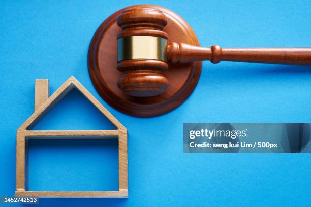 real estate law and house auction,malaysia - property auction stock-fotos und bilder