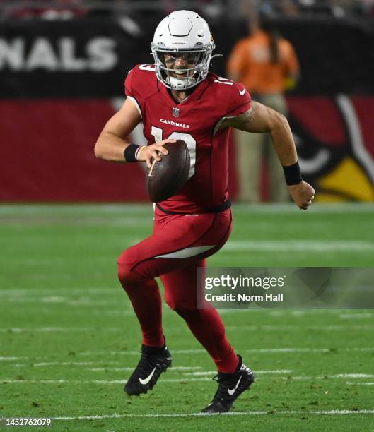 Trace McSorley of the Arizona Cardinals runs with the ball against the Tampa Bay Buccaneers at State Farm Stadium on December 25, 2022 in Glendale,...