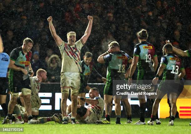 Joe Batley of Bristol Bears celebrates their victory, at the final whistle during the Gallagher Premiership Rugby match between Harlequins and...