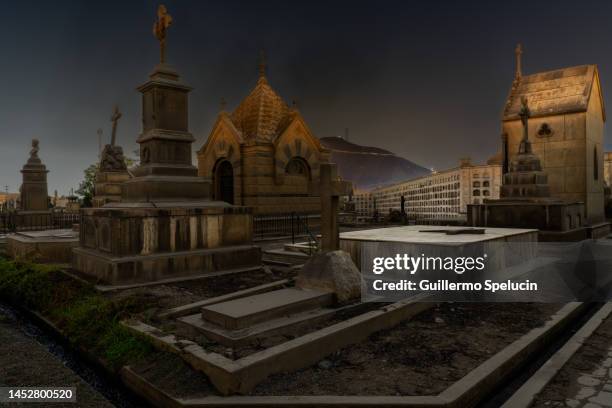 crypts and mausoleums in the presbítero maestro cemetery, - cemetery stock-fotos und bilder