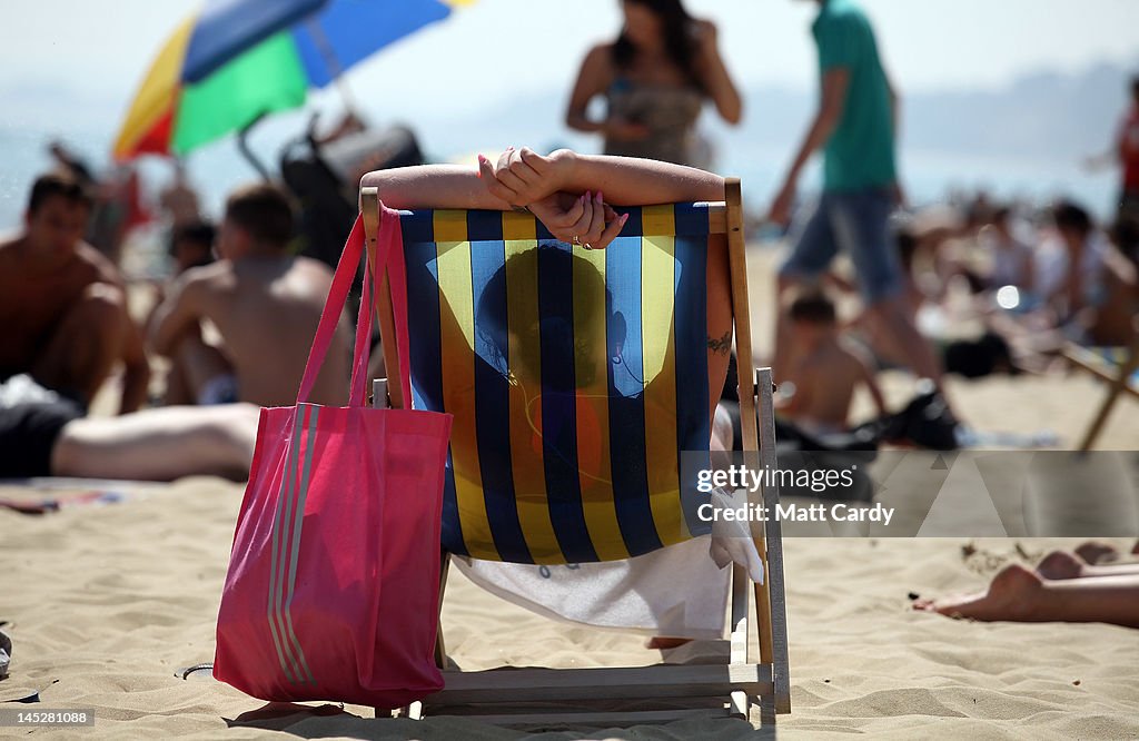 Warm Weather Hits The UK