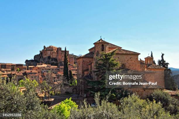 the collegiate church of alquezar - provinz huesca stock-fotos und bilder