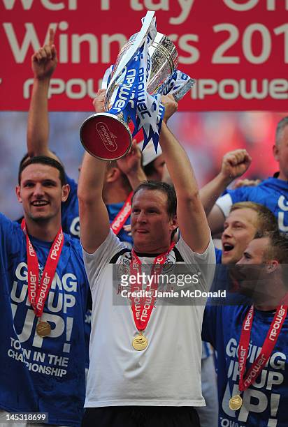 Simon Grayson, manager of Huddersfield Town celebrates promotion during the npower League One, playoff final between Huddersfield Town and Sheffield...