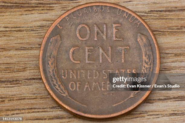 1951 lincoln wheat penny coin back side - 1951 stock pictures, royalty-free photos & images