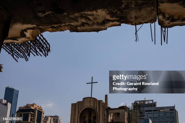 burnt out beirut, lebanon - building destruction stock pictures, royalty-free photos & images