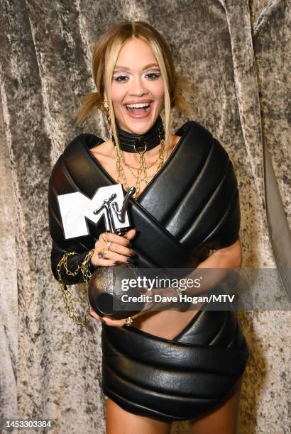 Rita Ora is seen backstage with the Best Look 'Personal Style' Award during the MTV Europe Music Awards 2022 held at PSD Bank Dome on November 13,...