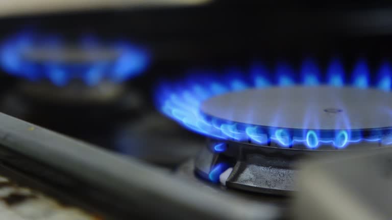 https://media.gettyimages.com/id/1453350798/video/natural-gas-stove-burner-flame.jpg?b=1&s=640x640&k=20&c=9oxVzy3vUV2hbh0gvEDsROwVenpS5p6c1MbaiLamcrQ=