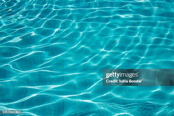swimming pool background - buitenbad stockfoto's en -beelden