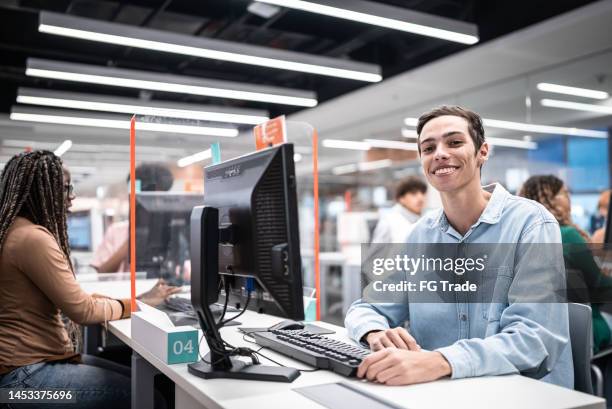 Campus Library Computer 3,959 University Student Home Computer Stock Photos, High-Res Pictures ...