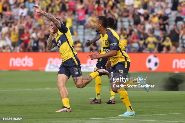Jason Cummings of the Mariners celebrates his goal during the round 10 A-League Men's match between Central Coast Mariners and Melbourne Victory at...