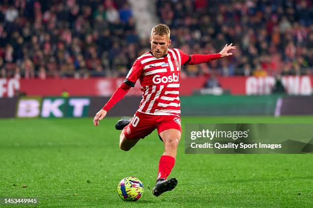 Samu Saiz of Girona FC with the ball during the LaLiga Santander match between Girona FC and Rayo Vallecano at Montilivi Stadium on December 29, 2022...