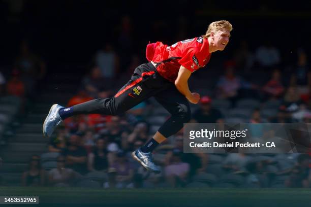 Will Sutherland of the Renegades bowls during the Men's Big Bash League match between the Melbourne Renegades and the Perth Scorchers at Marvel...