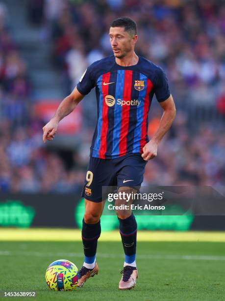 Robert Lewandowski FC Barcelona runs with the ball during the LaLiga Santander match between FC Barcelona and RCD Espanyol at Spotify Camp Nou on...