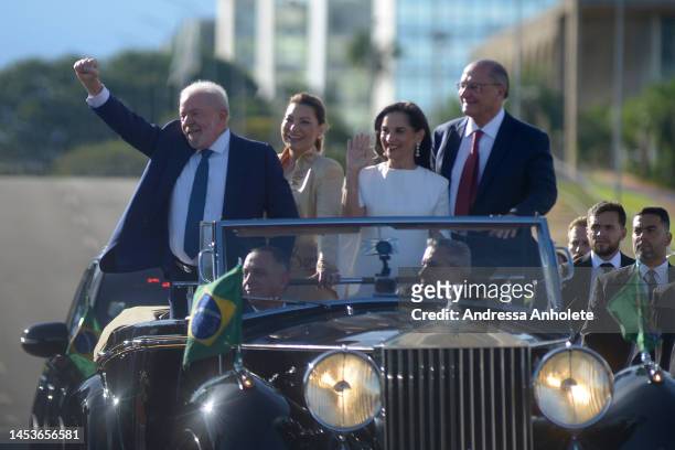 President of Brazil Luiz Inacio Lula da Silva greets supporters along his wife Rosangela da Silva, Vice-President Geraldo Alckmin and his wife Maria...