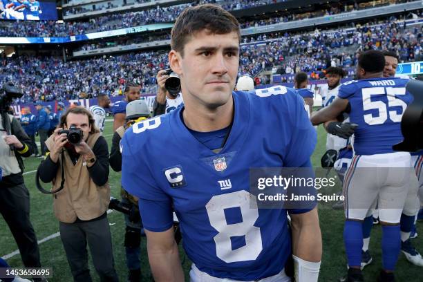 Daniel Jones of the New York Giants celebrates while running off the field after defeating the Indianapolis Colts 38-10 at MetLife Stadium on January...