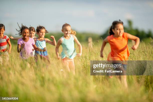 children running - girl 6 7 stock pictures, royalty-free photos & images