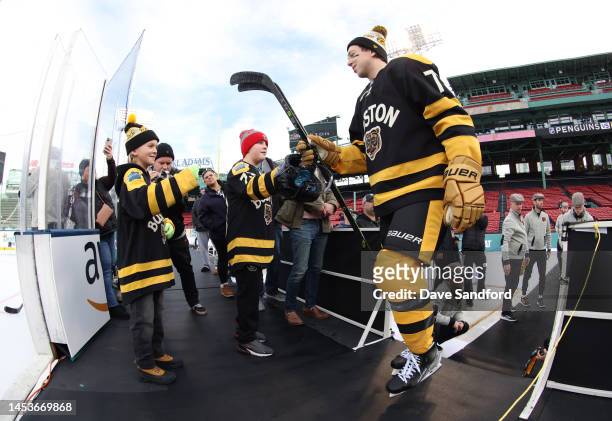 273 Boston Bruins Family Skate Stock Photos, High-Res Pictures
