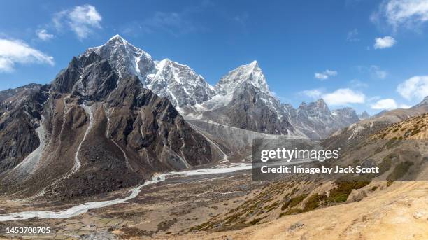 panoramic view of tobuche - sagarmatha national park stockfoto's en -beelden