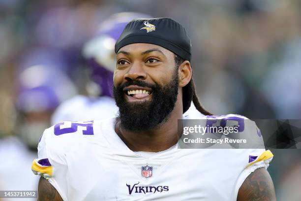 Za'Darius Smith of the Minnesota Vikings participates in warmups prior to a game against the Green Bay Packers at Lambeau Field on January 01, 2023...