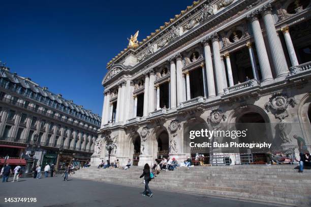 facade of the ópera de parís, paris, france - ópera 個照片及圖片檔