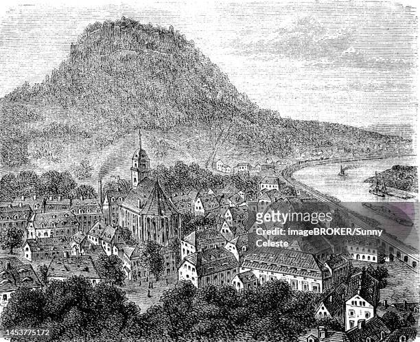 town and fortress koenigstein in 1870, saxony, germany, historical, digitally restored reproduction from a 19th-century original - castelo stock-grafiken, -clipart, -cartoons und -symbole