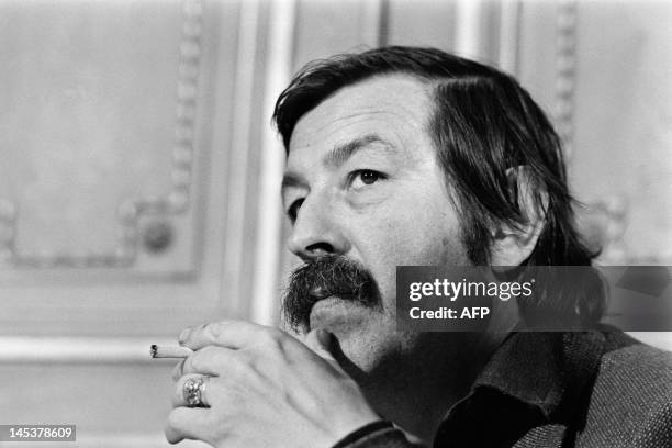 Picture taken in Paris at French Socialist Party headquarters on March 26, 1979 shows German writer Günter Grass during the presentation of the...