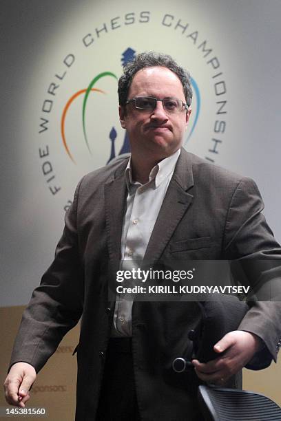 Israel's Boris Gelfand plays against India's Vishwanathan Anandduring a FIDE World chess championship match in State Tretyakovsky Gallery in Moscow...